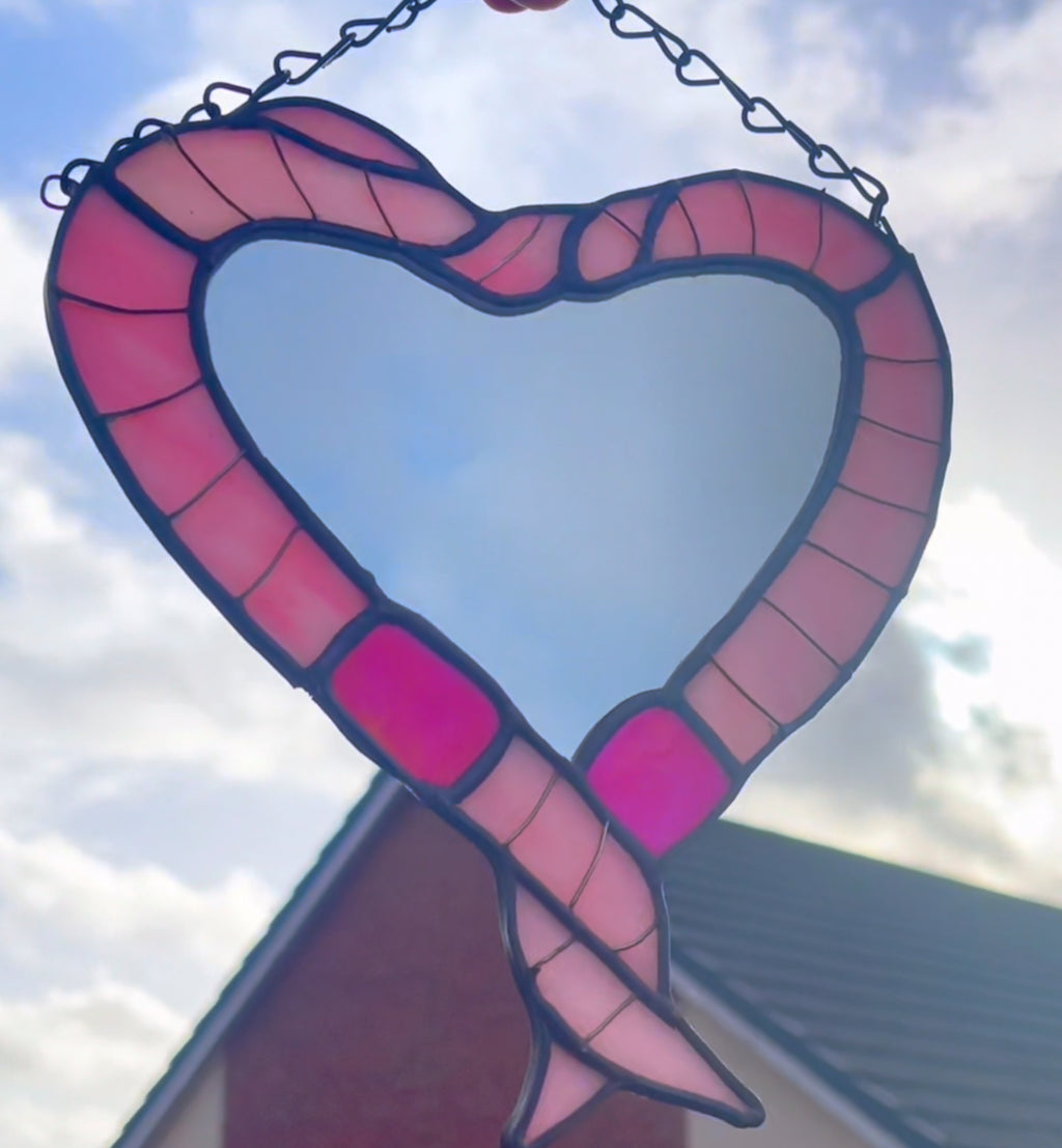 Valentine worm mirror